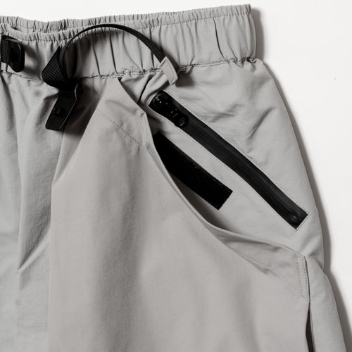 MULTIFUNCTIONAL SHORTS