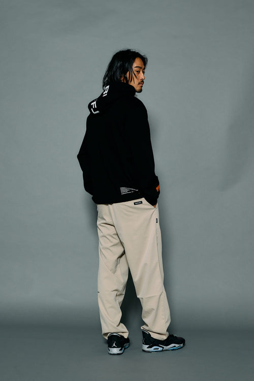 ADJUSTER STRETCH CHINO PANTS