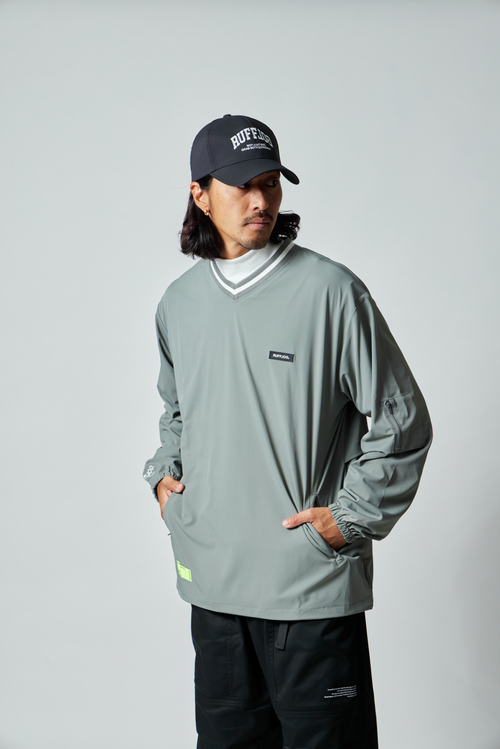 V NECK PISTE
