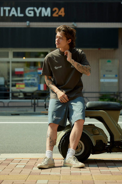 COLOR SCHEME MOCK NECK TEE