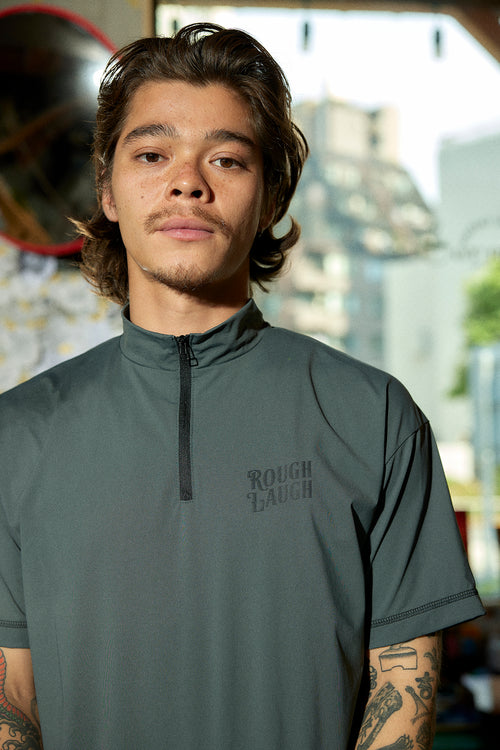 NYLON HALFZIP MOCK NECK TEE