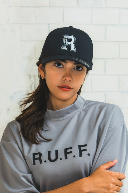 IR COLLEGE LOGO CAP BLACK