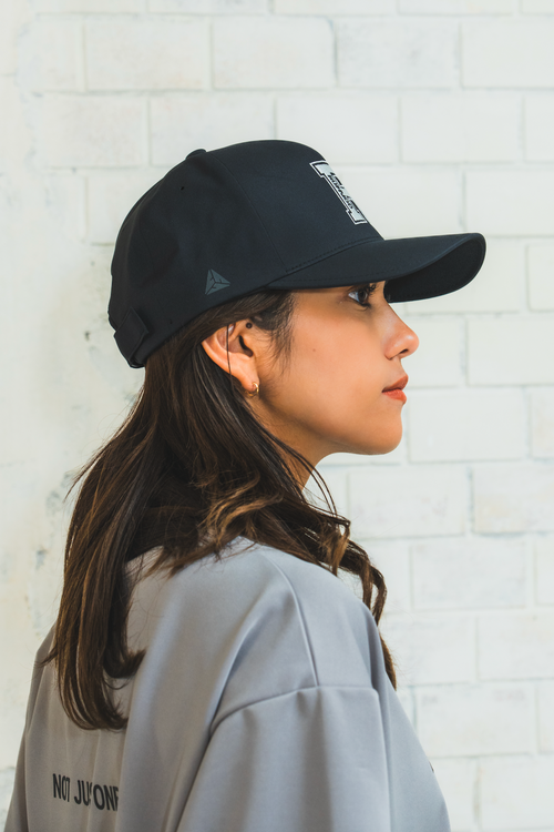 IR COLLEGE LOGO CAP BLACK