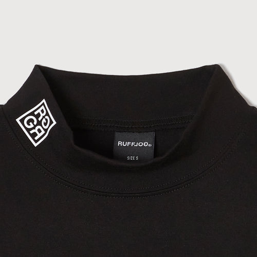 WARM R LOGO L/S MOCK NECK TEE BLACK