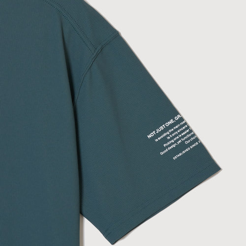 VERTICAL LOGO MOCK TEE GREEN