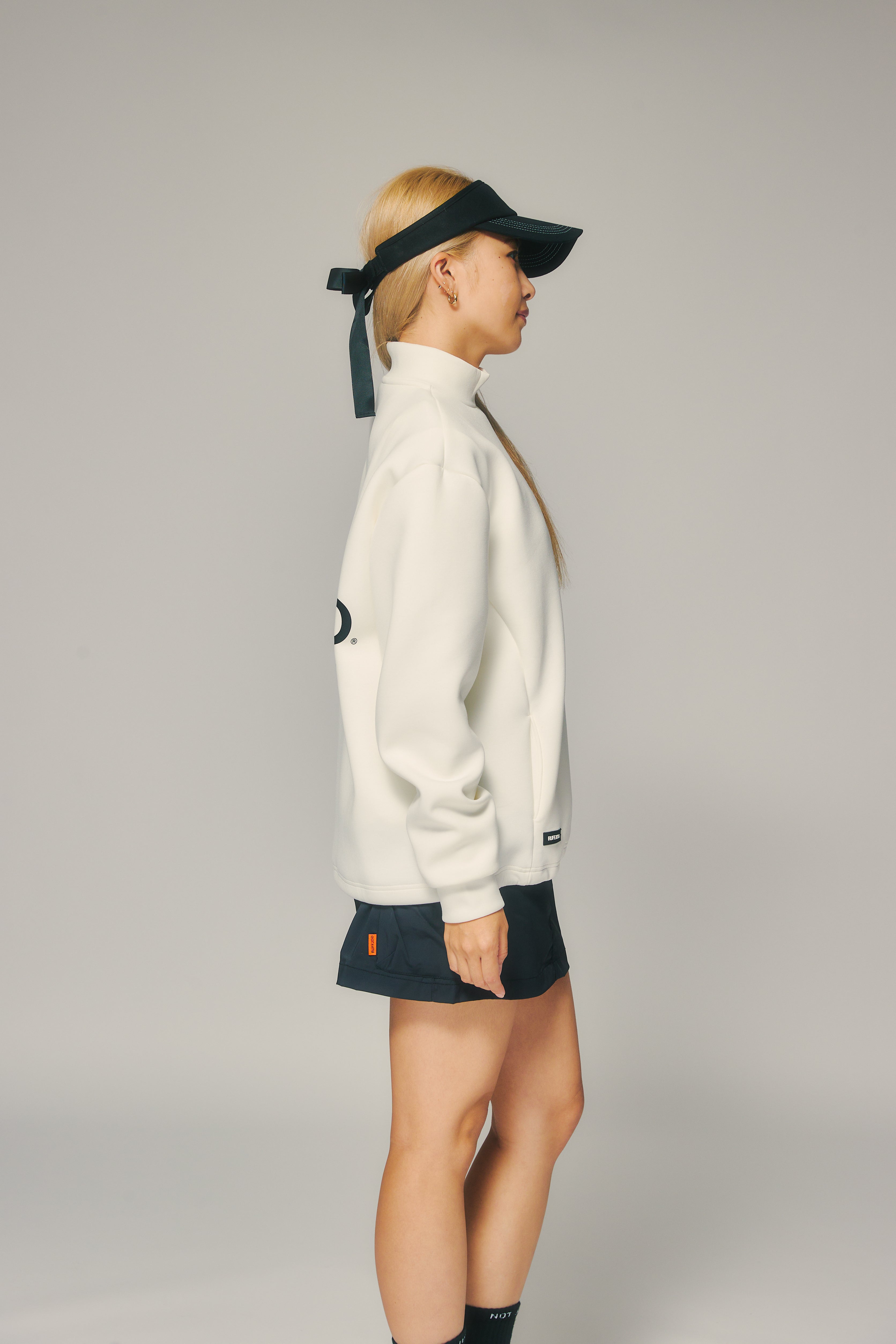 L/S BACK LOGO MOCK NECK WHITE – RUFFLOG