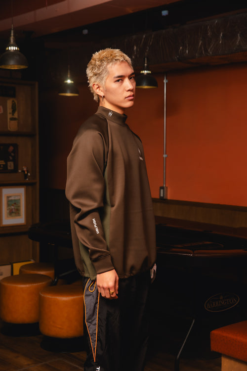 MOCK NECK L/S TEE KHAKI