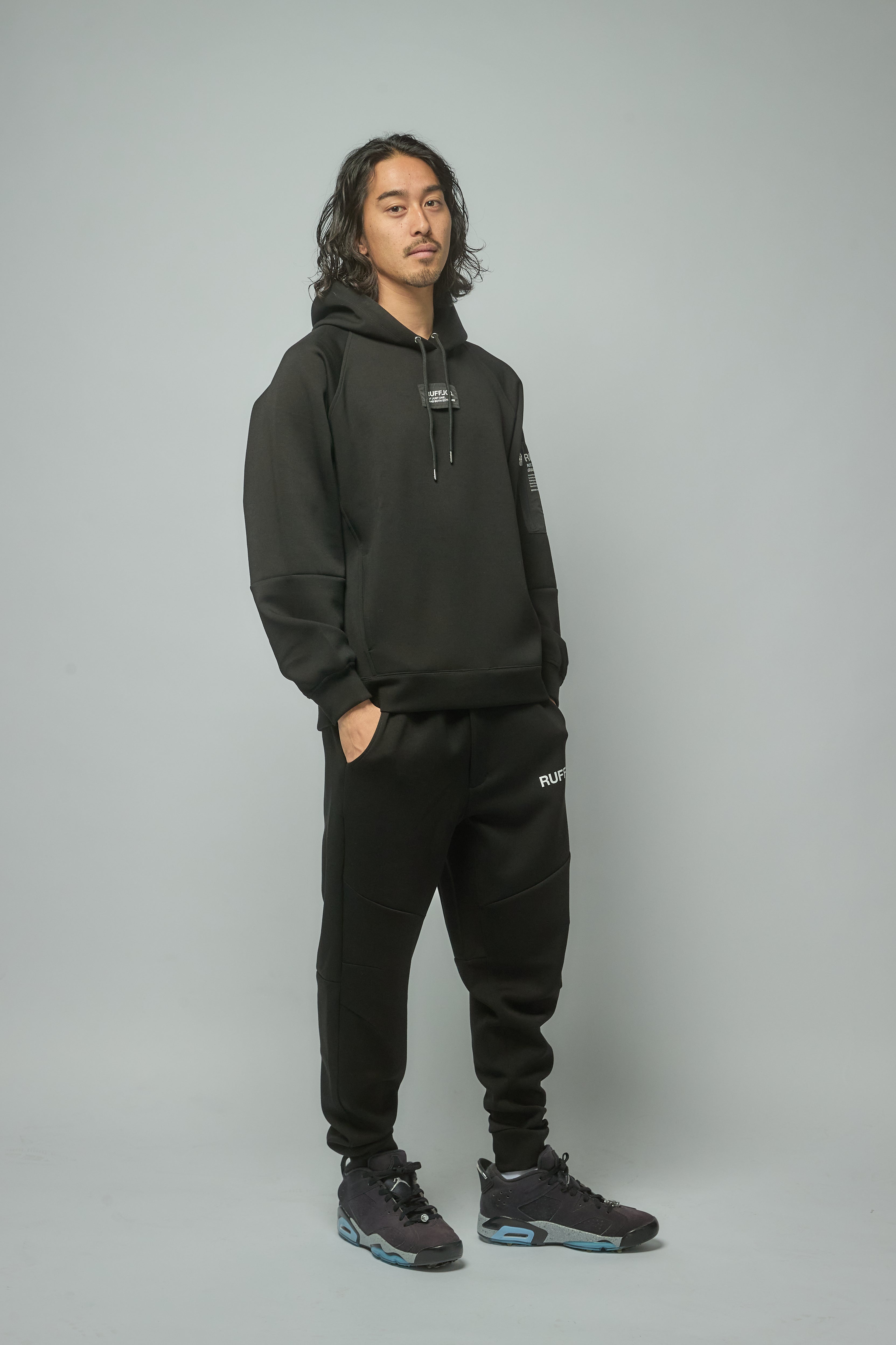 【RUFFLOG】FLEX PLAYFIELD WIDE JOGGERPANTS FLEX PLAYFIELD WIDE JOGGER PANTS – RUFFLOG