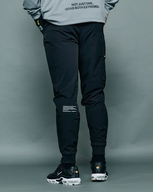 STRETCH SLIM TAPERED JOGGER PANTS