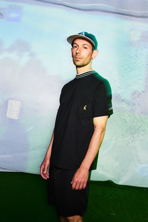 HIGH NECK POCKET T-SHIRT BLACK