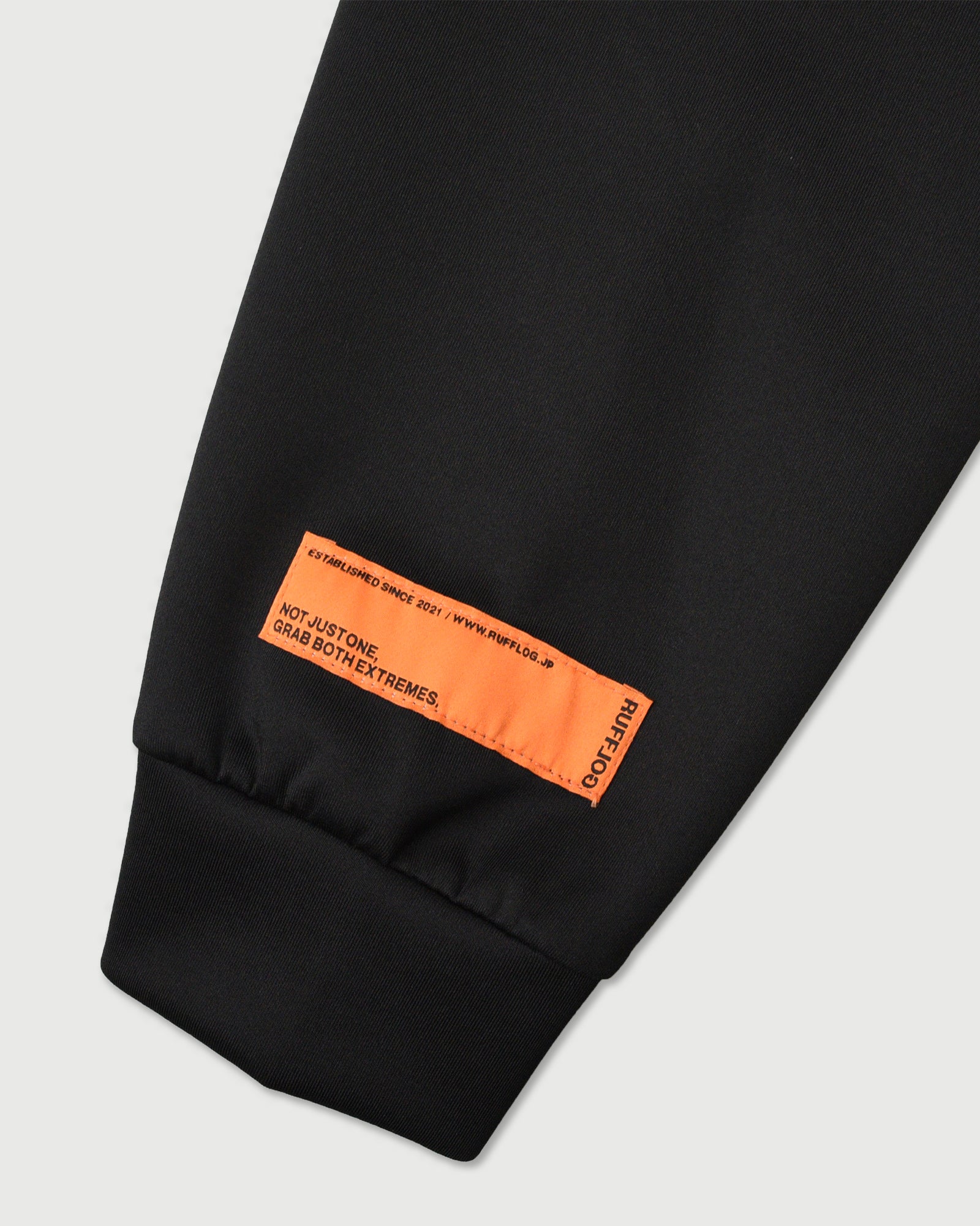 BACK FRAME LOGO L/S MOCKNECK – RUFFLOG