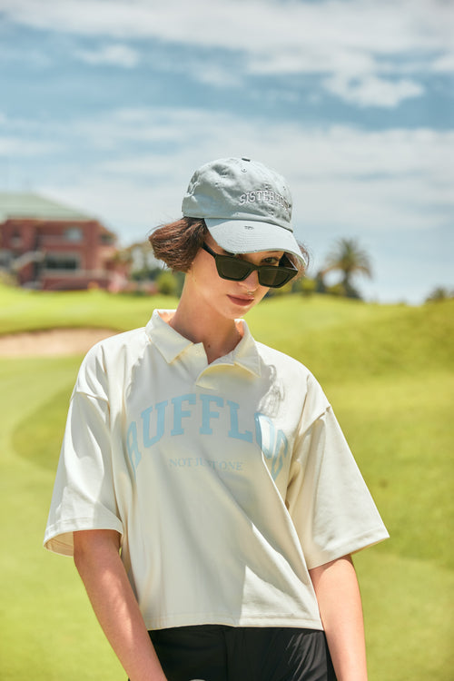 Sisterhood COLLEGE LOGO SHORT POLO WHITE