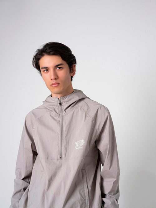 Stretch Nylon Fill-in Logo Anorak Gray Beige
