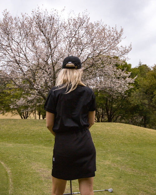 [WOMEN] #OVERLAP LOGO JAQUARD MOCK NECK TEE BLACK