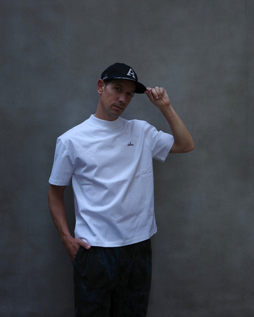 STRIPE LOGO MOCK NECK T-SHIRT