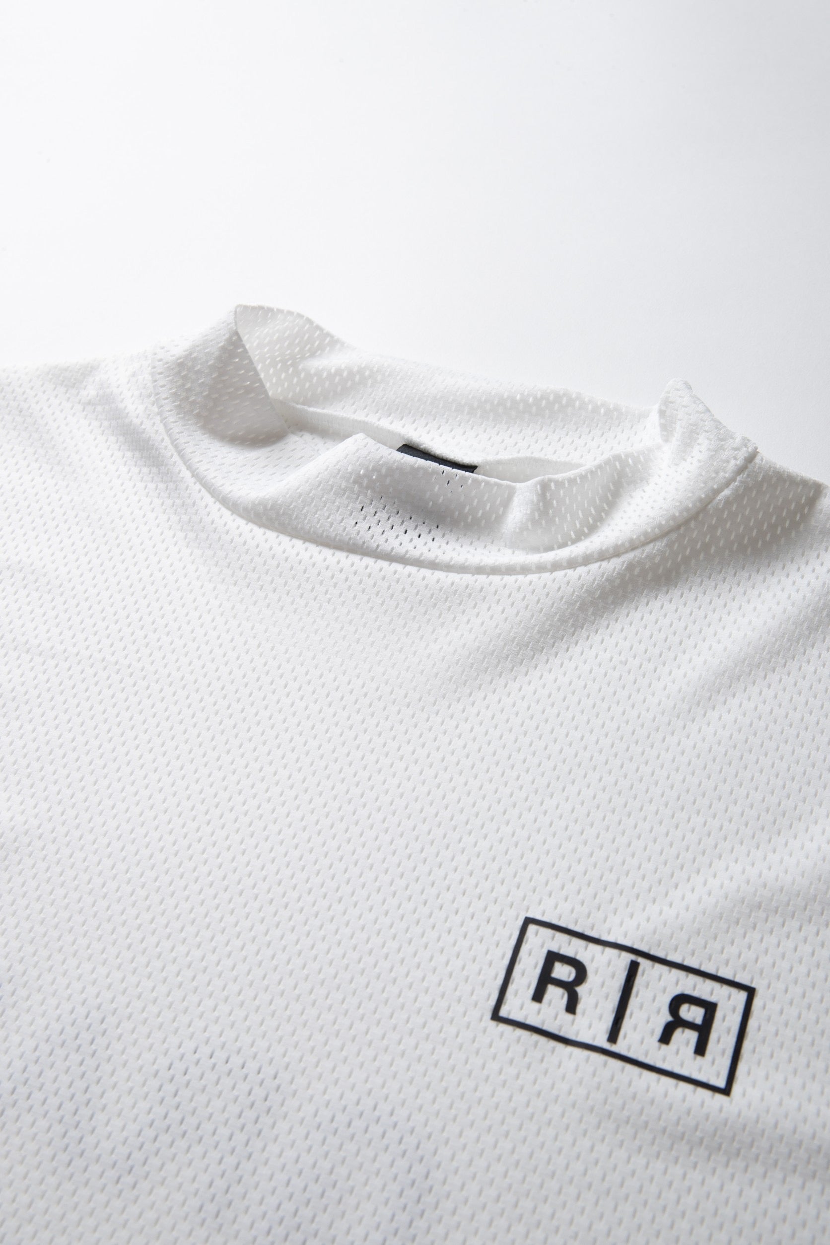 MESH SPONSORED MOCK TEE WHITE – RUFFLOG