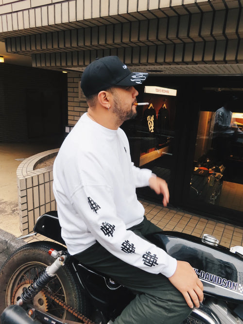 OVERLAP LOGO SLEEVE PULLOVER