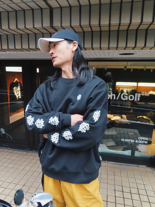 OVERLAP LOGO SLEEVE PULLOVER