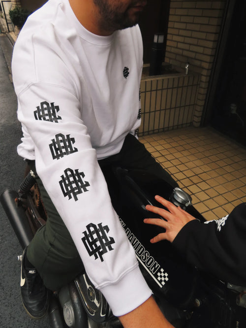 OVERLAP LOGO SLEEVE PULLOVER