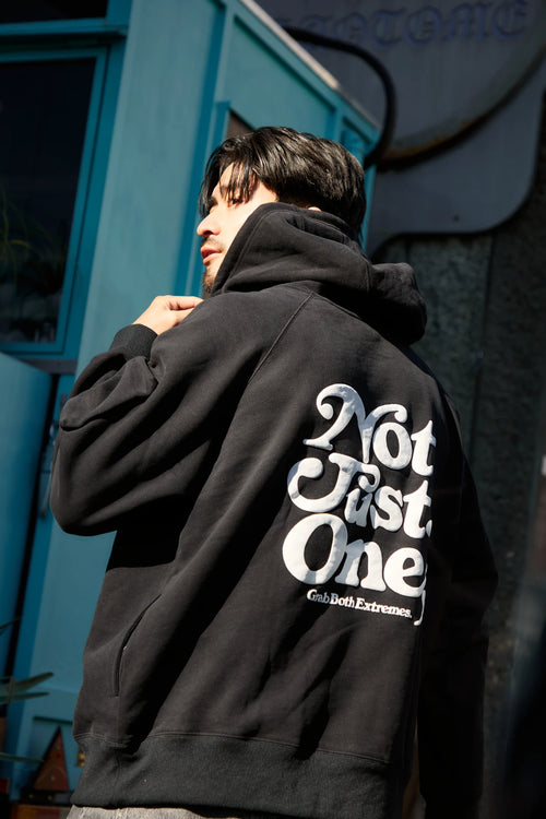 HEAVY WEIGHT NJO TYPOGRAPHY HOODIE