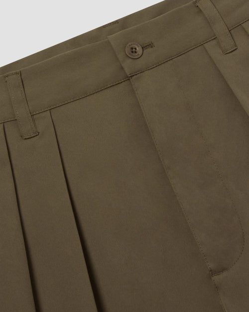 Lightweight Pleated Short