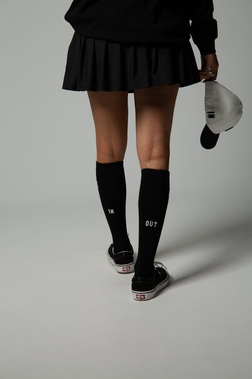 ［WOMEN］#09×2 IN OUT 2PC LONG SOCKS Black&White