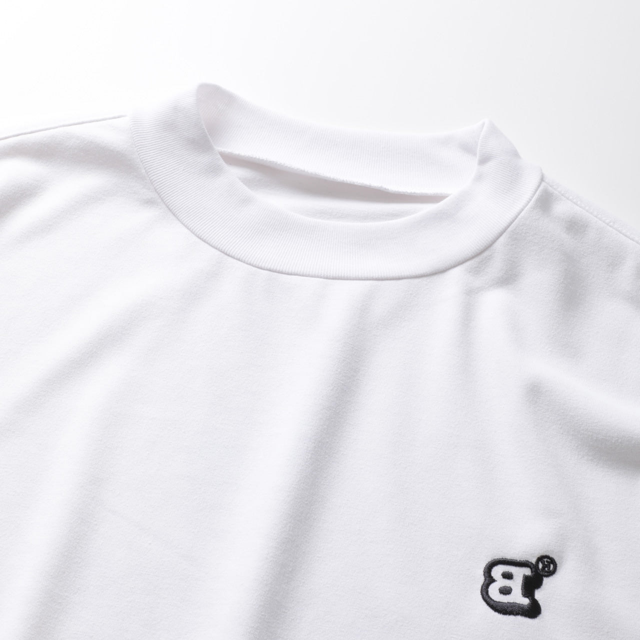 DB Back print Mock Neck S/S v2-521-12011 – RUFFLOG