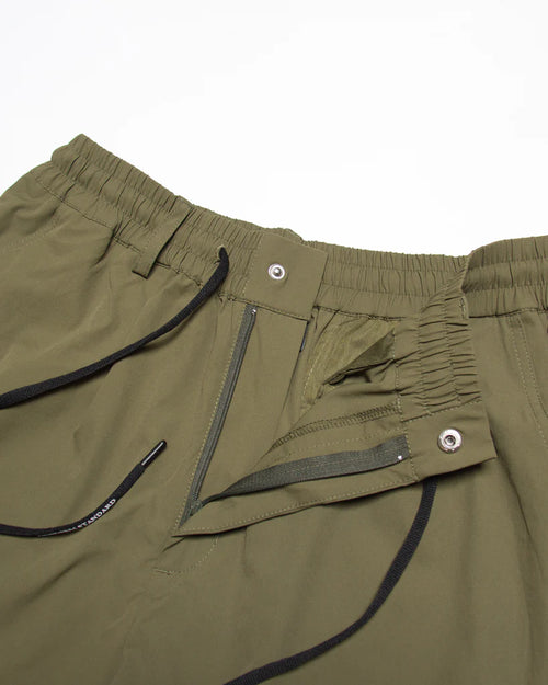LIGHT FLEX SHORTS