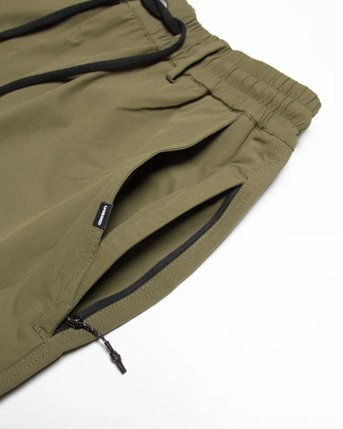 LIGHT FLEX SHORTS